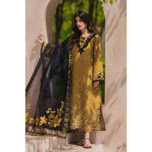 Ensemble 3 pièces Rang Rasiya : chemise en mousseline de soie brodée, dupatta imprimé en soie et pantalon - BIC-4911 - Product Image 2