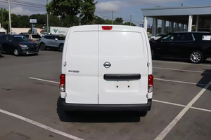 Nissan N.V200 Compact Cargo Van 2024 d'occasion en excellent état, conduite à gauche, sièges en cuir, caméra de recul - Product Image 4