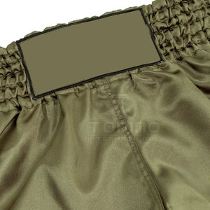 Nuevo estilo hecho a medida Muay Thai Board Shorts 100% poliéster secado rápido cintura elástica Color sólido hecho en Pakistán para hombres - Product Image 4