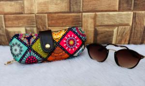 เคสแว่นตาพิมพ์ลายที่ทำด้วยมือของอินเดียพร้อมแม่เหล็กฝาปิดซิปฝาครอบนี้ช่วยป้องกันรอยขีดข่วนฝุ่นได้ดีกว่า - Product Image 2