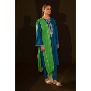 Châle léger et respirant en coton modal imprimé floral, jacquard teint vert élégant pour femme, idéal pour le printemps, en georgette - Product Image 3