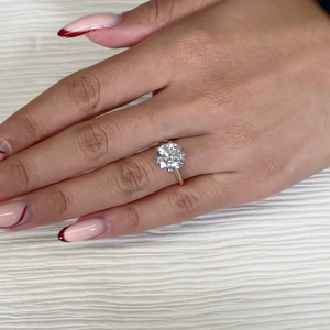 Anillo de Compromiso con Diamante Redondo de Laboratorio de 3.50ct en Oro Amarillo, Certificado IGI D-E-F VVSVS, Estilo Solitario - Product Image 1
