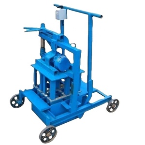 Macchina Manuale Mobile per la Produzione di Mattoni Forati in Cemento e Calcestruzzo - Product Image 1