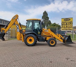 Nouvelle chargeuse-pelleteuse compacte JCB 3CX, best-seller, avec moteur diesel 4x4 et pompe haute performance, à vendre - Product Image 3