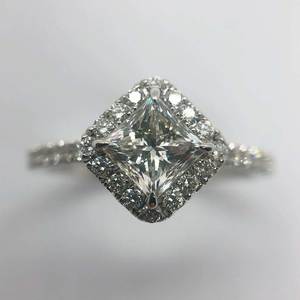 แหวนเพชรทรงปรินเซสคัท 2.0 กะรัต ผลิตในห้องปฏิบัติการ แบบ East West CVD แหวนหมั้นเพชรเลี้ยงในห้องปฏิบัติการ รับรองโดย IGI เครื่องประดับเจ้าสาวสำหรับผู้หญิง - Product Image 1