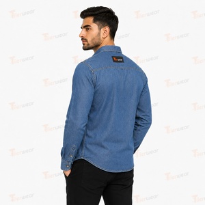 Camisas de mezclilla para hombre al por mayor, camisas casuales personalizadas con botones, camisas de trabajo de mezclilla de algodón de manga larga, fabricante de camisas de moda. - Product Image 3