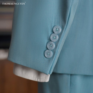 [Colección de Color Natural] Traje de Tres Piezas a Medida de Lujo Casual para Hombre - Chaqueta Azul Cielo, Pantalones y Chaleco - Vietnam - Product Image 3