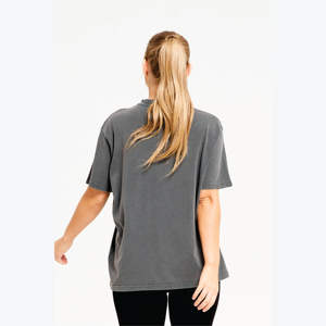 Suministro del fabricante Unisex 100% algodón 220g hombro caído camiseta de gran tamaño estampado personalizado ropa de verano transpirable para hombres y mujeres - Product Image 2