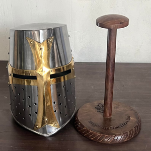 Casco de armadura metálica de calidad para cosplay medieval con marca privada, con una artesanía resistente y duradera de grado guerrero. - Product Image 1