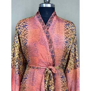 Kimono Bohemio Vintage Chic de Seda Reciclada para Mujer, Túnica de Sari para Playa, Resort, Dama de Honor, o Cubre Traje de Novia - Product Image 3