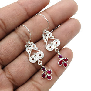 ชุดกรอบแบบมีลวดลายประดับที่มีน้ำหนักเบาต่างหูเพทายทำจากทับทิม925เงินแท้เครื่องประดับแบบห้อยสำหรับผู้หญิง - Product Image 3