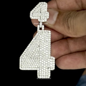 Colgante de Oro 10K con Diamantes Naturales Redondos Brillantes Estilo Hip Hop, Número Personalizado, Joyería Unisex - Product Image 1