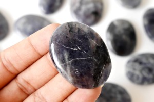 Superb Quality European Feature Blue Color Oval Agate Gemstone Iolite Worry Stones for Decorations Gifts - Product Image 4
