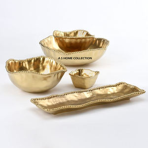 Bol de service de qualité supérieure avec un design en marbre blanc arrondi et des feuilles dorées, pour un usage domestique - Product Image 4