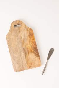 Planche à découper en bois naturel fabriquée à la main avec finition polie parfaite pour une utilisation décorative et pratique dans la cuisine - Product Image 6