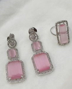 BOUCLES D'OREILLES DE STYLE CLASSIQUE ET À LA MODE EN DIAMANT AMÉRICAIN POUR LES CADEAUX D'ANNIVERSAIRE ET DE NOËL BOUCLES D'OREILLES BIJOUX DE LUXE - Product Image 1
