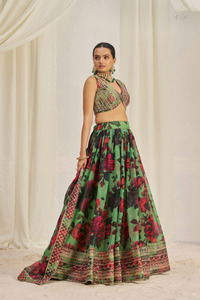 Hermosa Organza de diseñador de alta calidad Lehenga Choli con bordado Zari Ropa de fiesta étnica india y pakistaní - Product Image 4