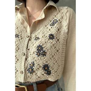 Collection en gros de chemisiers et de blouses en dentelle pour femmes - Product Image 2