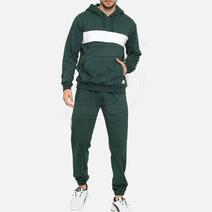 Chándal de Athleisure verde para hombre con estilo, patrón sólido con capucha y detalles en blanco y técnicas de diamantes de imitación, uso diario - Product Image 1