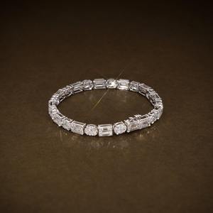 Pulsera de Tenis con Diamantes de Moissanita Incoloros de Corte Esmeralda y Ovalado en Plata 925 para Regalo de San Valentín, Joyería de Lujo a Bajo Precio - Product Image 3