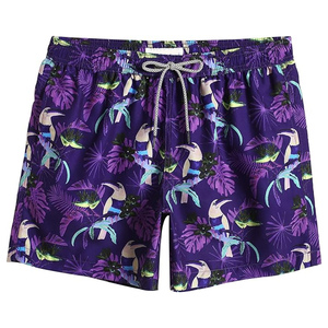 Shorts pour hommes de style urbain progressif, conçus pour une mouvement naturel, avec une forme équilibrée et une présence décontractée moderne - Product Image 4