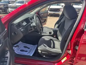 Chevrolet Silverado Limited LT Sedán 2015 Usado, Volante a la Izquierda, Asientos de Cuero, Llantas R19, Luces LED - Product Image 2