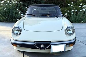 Alfa Romeo Spider Graduate de 1987 usado en excelentes condiciones - Product Image 6