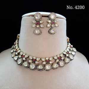 Conjuntos de Collares de Estilo Étnico con Dijes Chapados en Oro de Latón para Mujer, Fabricados en India, Ideales para Bodas y Compromisos - Product Image 1