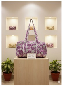 Bolsa de Viaje Deportiva Informal Morada, de Algodón con Estampado Floral, Acolchada, Estilo Táctico, de Gran Capacidad, Duradera y de Alta Calidad - Product Image 4