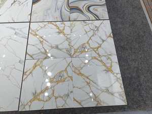 Sleek Gold Series Diseño europeo moderno 600x600mm Azulejos vitrificados pulidos para paredes Pisos Resistente al agua 60 X60 Centímetros - Product Image 5
