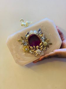 จาก Confrom คลัทช์เรซินคุณภาพมาตรฐานที่มีเอกลักษณ์กระเป๋าเงินของนักออกแบบที่มีเอกลักษณ์หรูหรา - Product Image 4