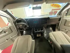 Usado 2015 Chevrolet Express 2500 LS - Product Image 2