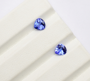 Tanzanite สีฟ้าเรืองแสง (6มม.) ต่างหูคู่ลูกแพร์เหลี่ยมเพชรพลอยธรรมชาติตัดหลวม - Product Image 2