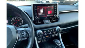 Toyota RAV4 XLE Premium AWD 2020, Seminuevo, en Excelentes Condiciones - Product Image 6