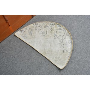 Turkish <b>Round</b> <b>Rug</b>, 2.5x1.5 ft Vintage <b>Rug</b>, <b>White</b> Wool <b>Rug</b> - Product Image 1