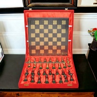 Jeu d'échecs artisanal en laiton massif, pièces décoratives, jeu de société, cadeau, présentoir, design traditionnel de luxe, artisanat métallique