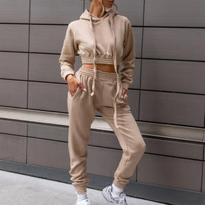 Survêtement court personnalisé pour femmes Vêtements de détente deux pièces avec impression personnalisée Survêtement de sport confortable pour le quotidien - Product Image 2