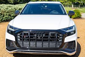 SQ8 Prestige 2021, V8 biturbo de 500 hp, tracción total, paquete de lujo - Product Image 2