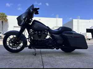 Harley-Davidson Usada del 2021 ®   FLHXS - Street Glide ®   Oferta especial disponible para la venta - Product Image 3