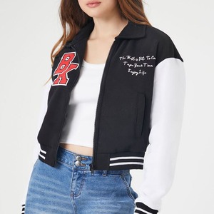 Chaqueta universitaria recortada transpirable de alta calidad personalizada para mujer con relleno de algodón diseño impermeable y reversible - Product Image 3