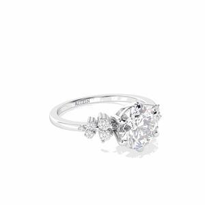 Bague de fiançailles en diamant rond de style fantaisie pour elle - Product Image 4