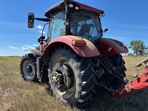 Tractor Agrícola IH Farmall 110C de 25HP 4WD Usado de Alta Calidad con Caja de Cambios y Motor, Entrega Rápida, Listo para la Venta - Product Image 2