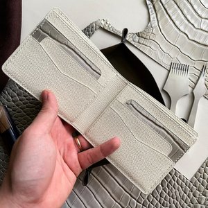 Cartera plegable de cuero genuino con patrón de cocodrilo OEM de alta calidad, tarjetero múltiple moderno, Impresión de logotipo personalizado, MOQ bajo rápido - Product Image 4