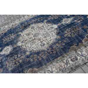 Tapis turc vintage surdimensionné 7,1x11,1 pieds, tapis en laine bleu et blanc à imprimé animal - Product Image 3