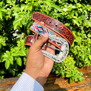 Cinturón Occidental Clásico Vintage de Cuero Genuino con Cuentas de Diamantes, Detalles Tallados a Mano y Hebilla de Aleación - Product Image 1