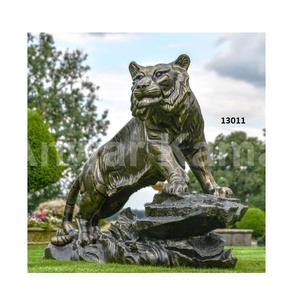 Sculptures de tigre d'or Antique d'or lourd Sculptures de jardin de conception moderne pour le décor de parc de patio de cour de jardin - Product Image 2