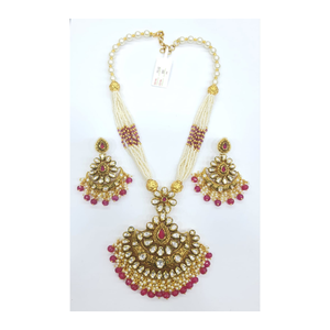 Collar con colgante de diseñador Kundan con piedras verdes y pendientes Regalo de joyería perfecto para mujeres para bodas y celebraciones - Product Image 1