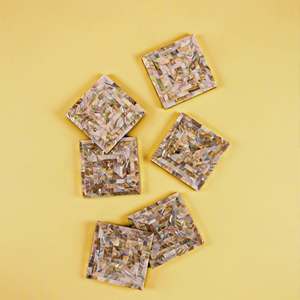 Juego de posavasos de fregona de madera de 6 piezas, esteras y almohadillas de madreperla personalizadas con color natural - Product Image 3