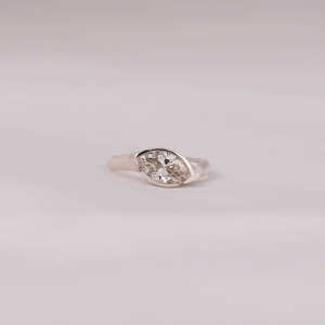 1,0 CT Marquise Cut Lab Grown Solitario Anillo de compromiso 18KT Oro blanco sólido Oro Conflicto Diamante libre Regalo de cumpleaños Anillo Ella - Product Image 1