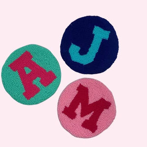 Juegos de Posavasos de Madera de Nogal - Diseño Cuadrado Moderno y Ecológico para Uso en Hogares, Hoteles y Restaurantes - Alta Calidad - Product Image 1